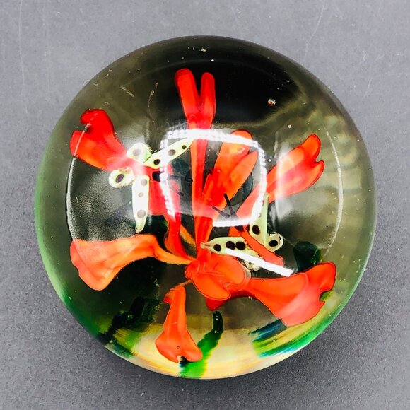 Vintage Art Glass Butterfly and Flower Paperweight Midcentury Light Academia - Picture 4 of 11